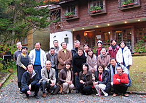 07年冬、飛騨高山のヤスダペンションに一泊した団塊世代・獅子の会一行